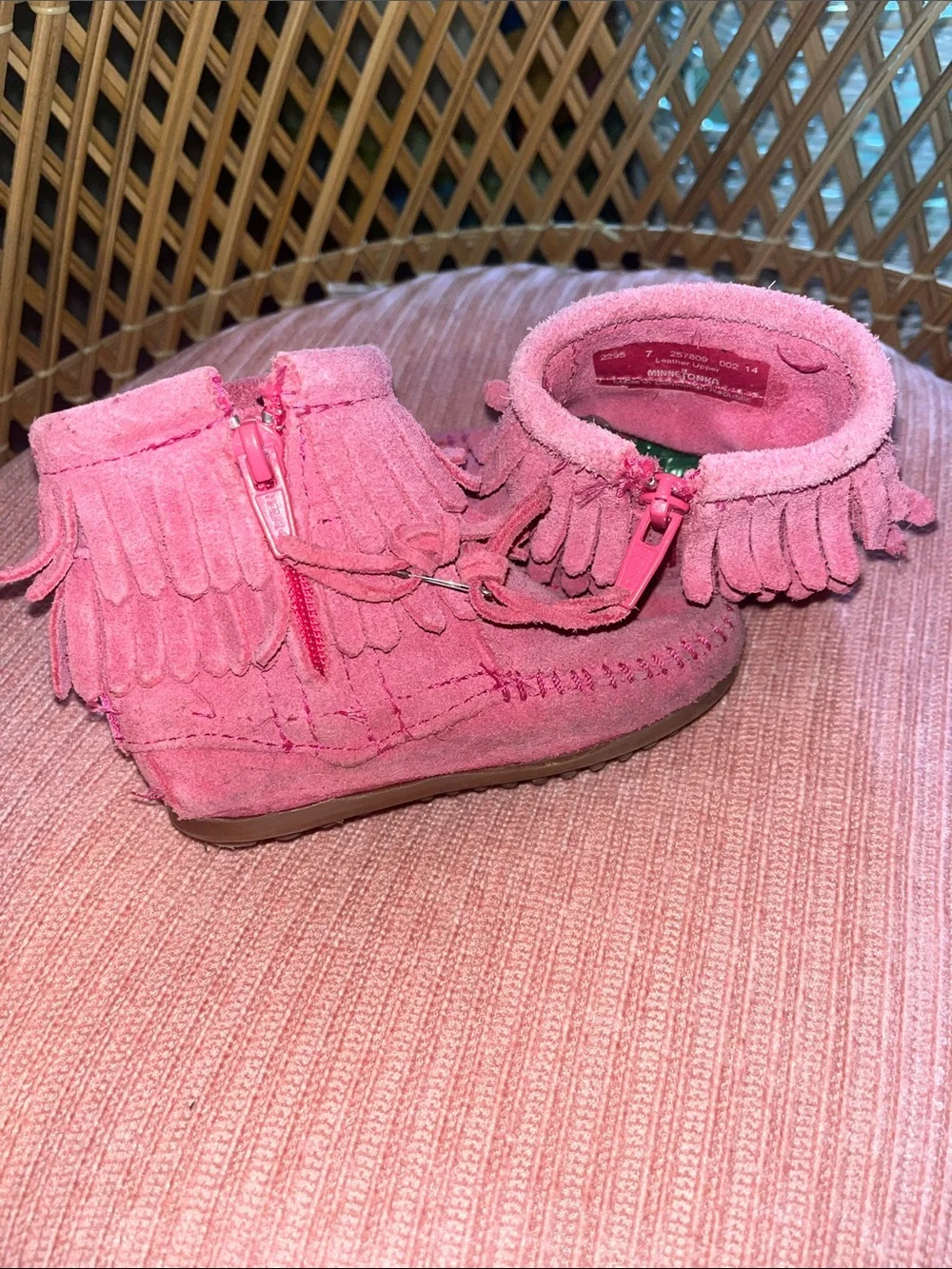 Kids pink suede moccasins